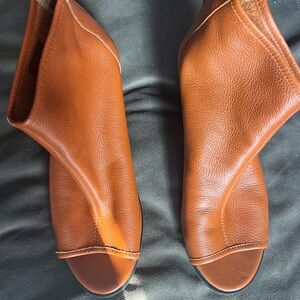 Brown Leather Open-Toe Shoes